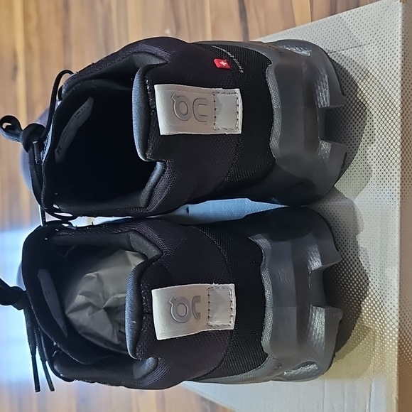 On Cloud Running Black Cloudsurfer Trail WP Shoes Men's 11.5 M New In Box
